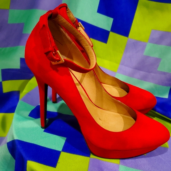 Levity Suede Pump w/Ankle Strap - Picture 1 of 6
